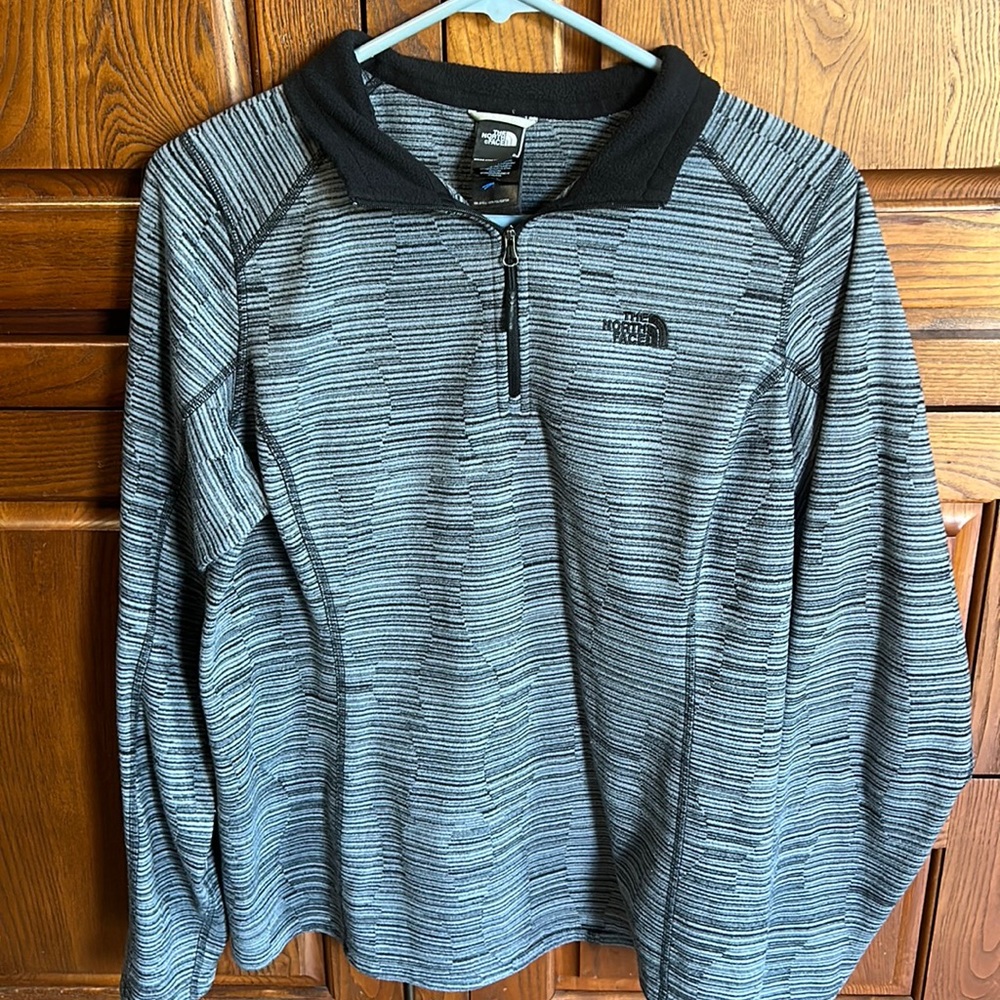 North face gray and black quarter zip
